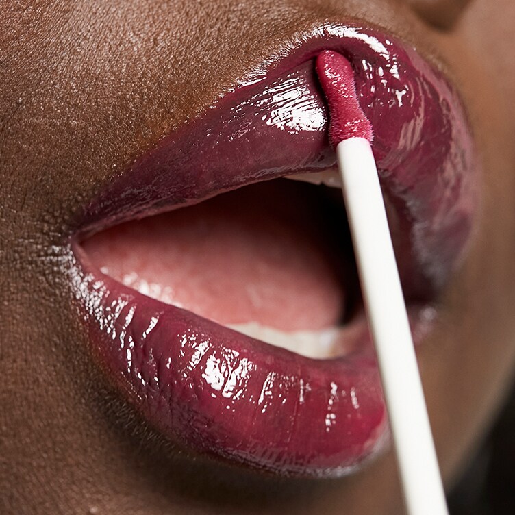 Als een omhelzing voor de lippen.