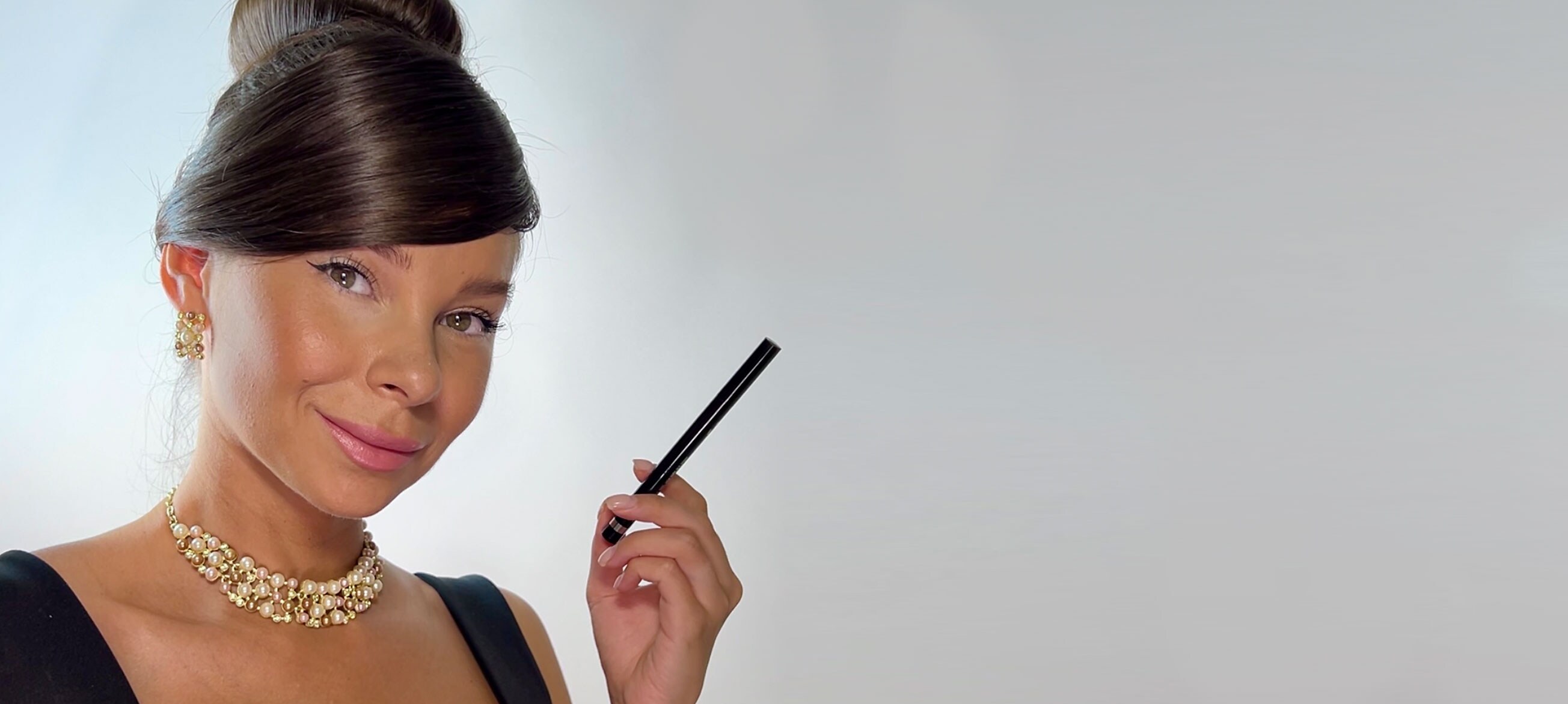 Iconic 60s make-up look