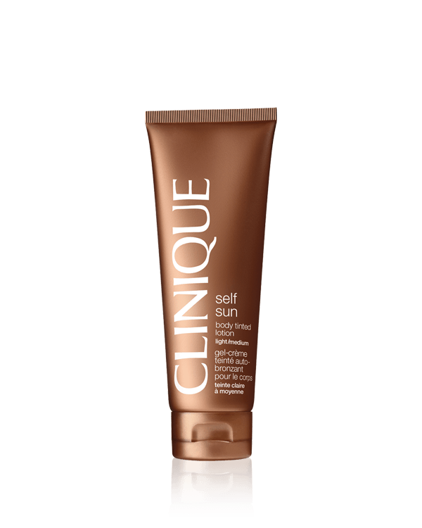 Clinique Self Sun™ Body Tinted Lotion &lt;br&gt;Medium - Deep, Deze direct kleurende lotion ontwikkelt zich tot een goudbruine kleur. Olievrij.